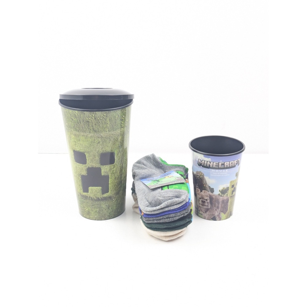 Minecraft Creeper Cup with Lid, Cup & Socks Bundle‎ - Video Game Gift Set